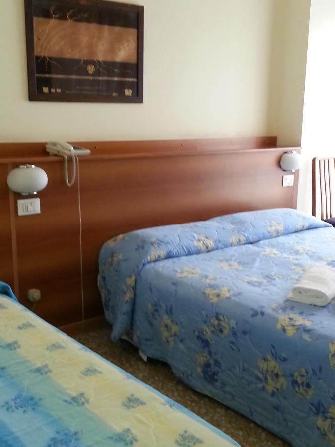 Hotel Lombardia Seveso Room photo